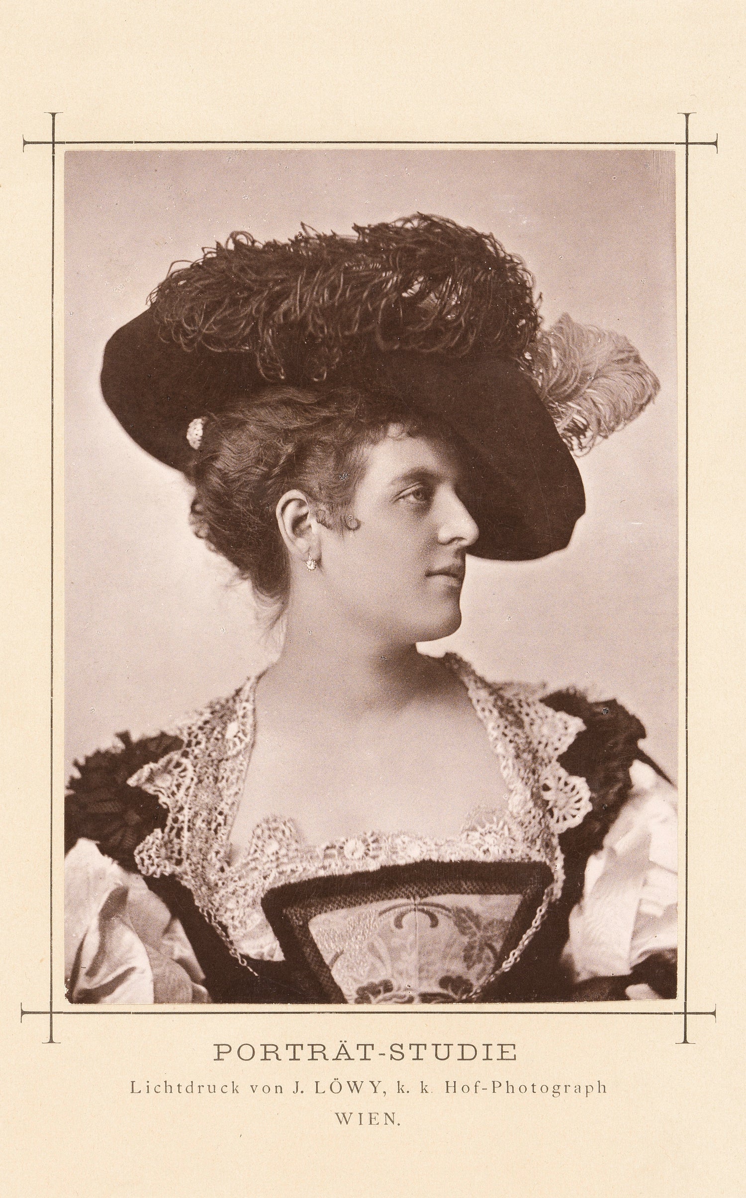 Rosa Schaffer Wien 1891 — Porträt-Studie von J. Löwy, k.k. Hof-Photograph